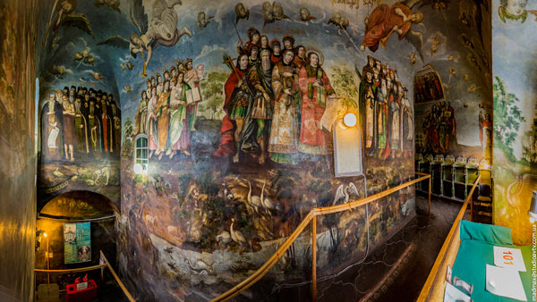 Стінопис Троїцької надбрамної церкви Києво-Печерської лаври <a href="https://m-a-d-m-a-x.livejournal.com/454851.html">Джерело ілюстрації</a>